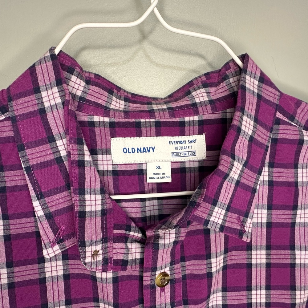 Old Navy men’s long sleeve dress shirt